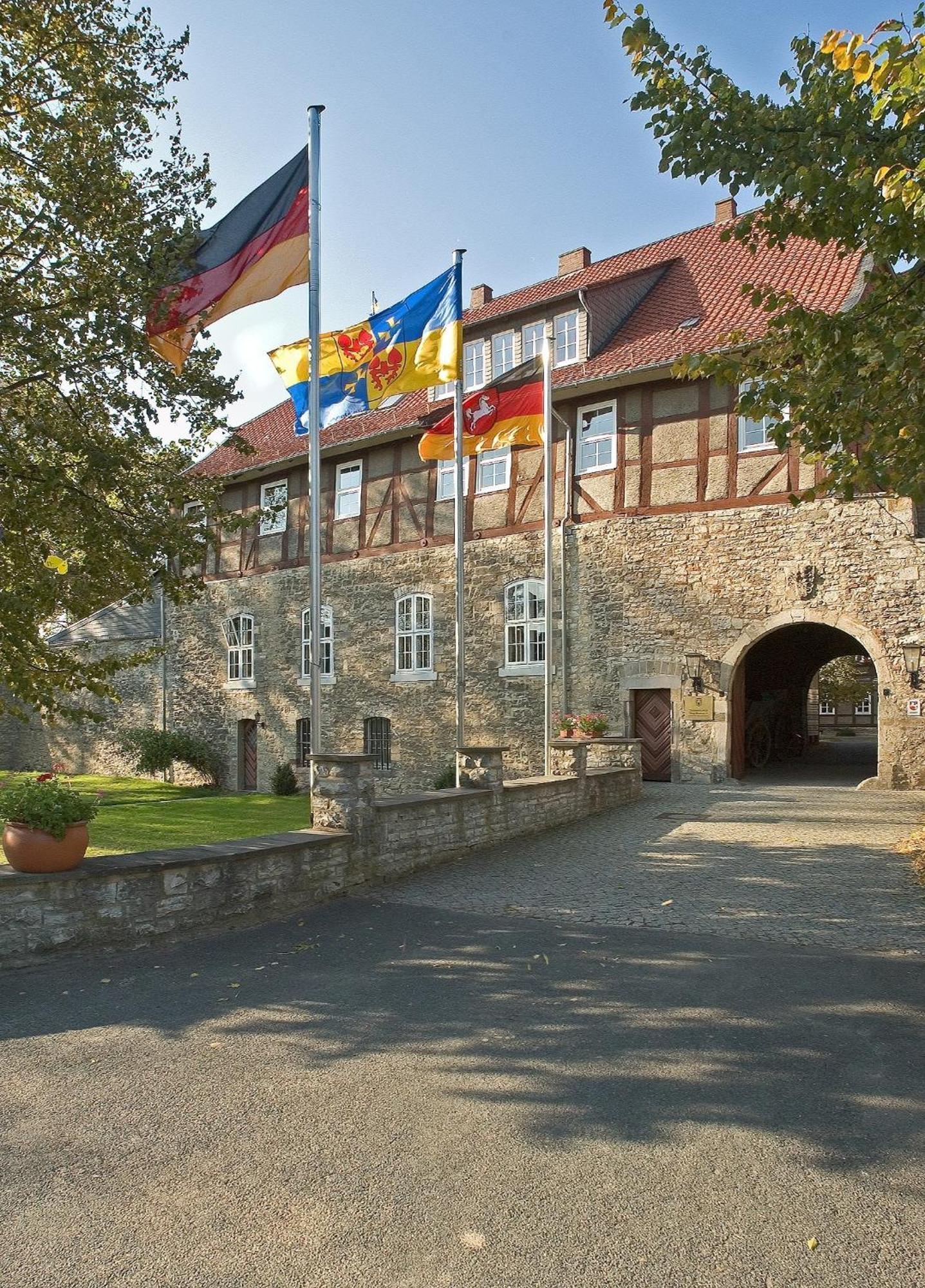 Отель Burg Warberg Экстерьер фото